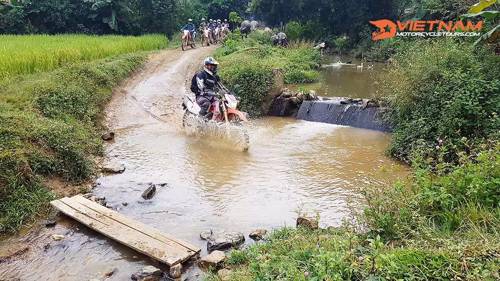 Vietnam Motorcycle Tours: 18 Days of Amazing Coastal Ride