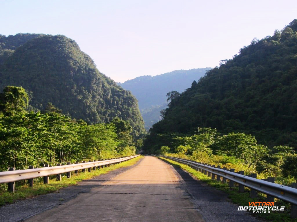DAY 12:ย PHONG NHA MOTORCYCLE TRIP TO TAN KY (B, L, D)