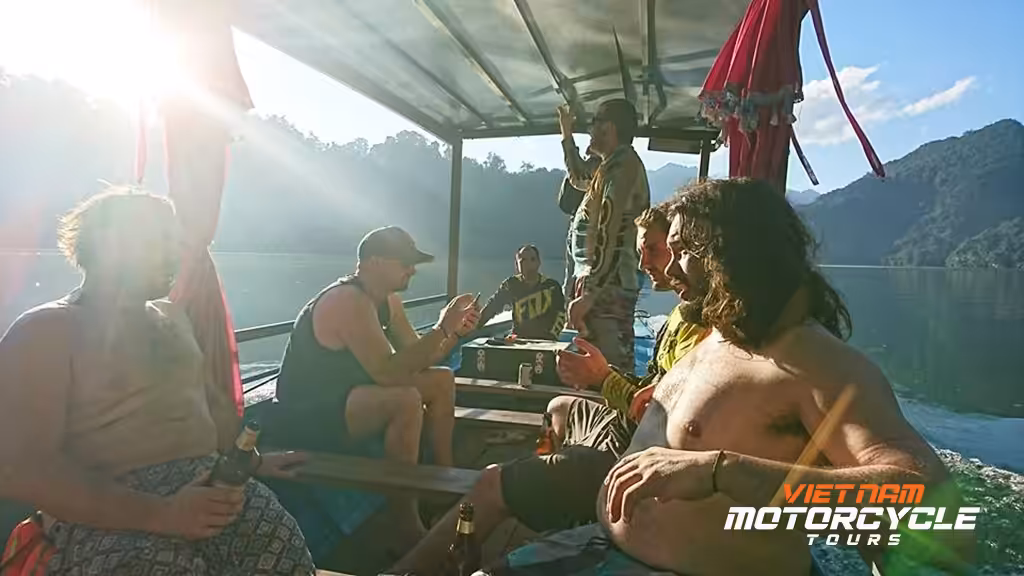 DAY 7 : BA BE LAKE - BACK TO HANOI