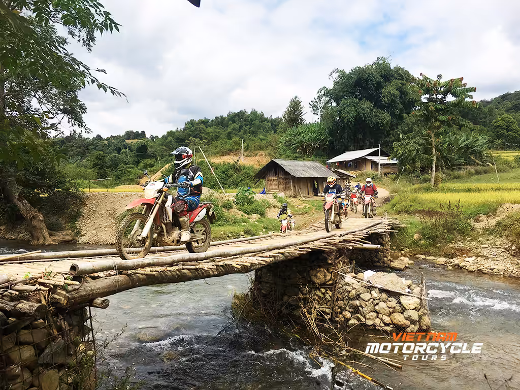 DAY 11: BAO LAC MOTORCYCLE TOURS TO BA BE NATIONAL PARK ( BAC KAN )