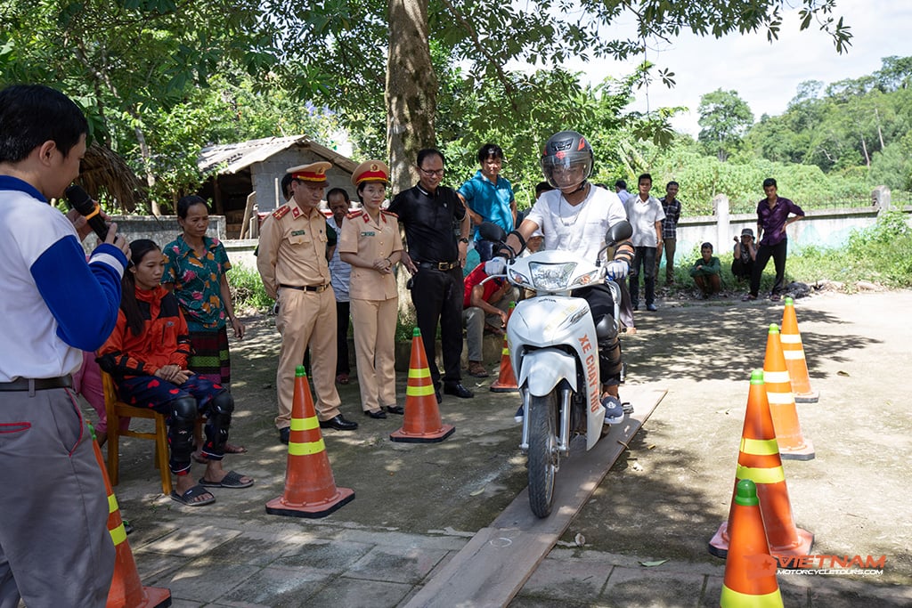 10+ Vietnam Motorbike Riding License: A quick guideline for the foreigner Vietnamese motorbike driving license