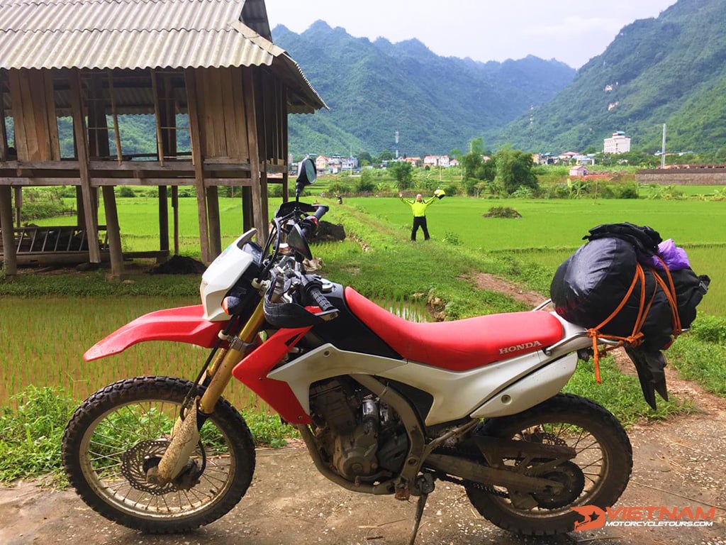 Information how to ride motorcycle 1: How to ride a motorcycle: Easy guides for the begginer - Vietnam Motorbike Tours