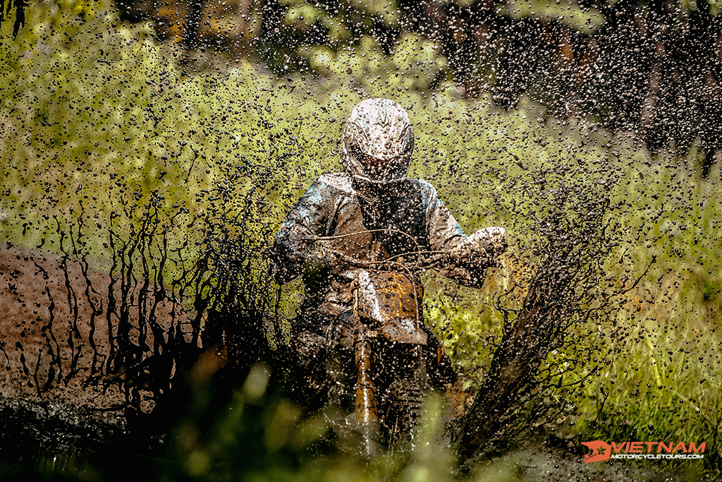 Motorcycle Racing: 1 of the most challenging sport game in the world rider enduro motorcycle