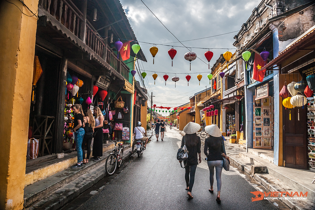 discover Central Vietnam by motorbike