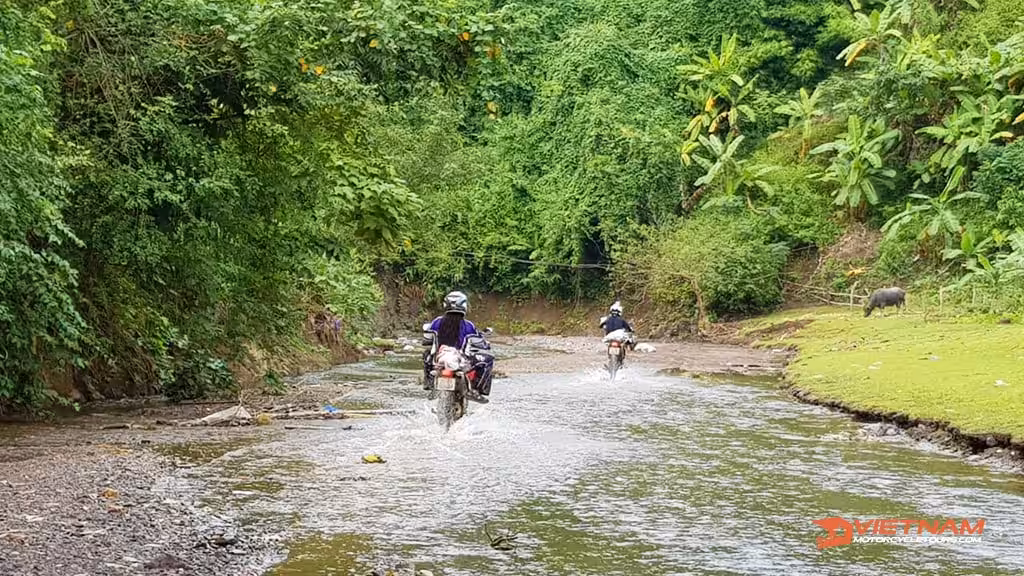 Vietnam Motorbike Tours - Guided or unguided?