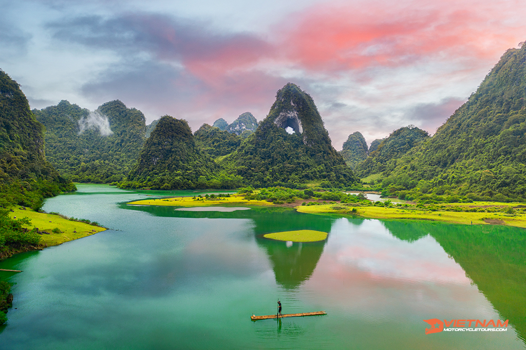 North Vietnam Motorcycle Tours - A stronger sense of adventure - VietnamBikers Tours Route 3: Cao Bang - North Vietnam Motorcycle Tours