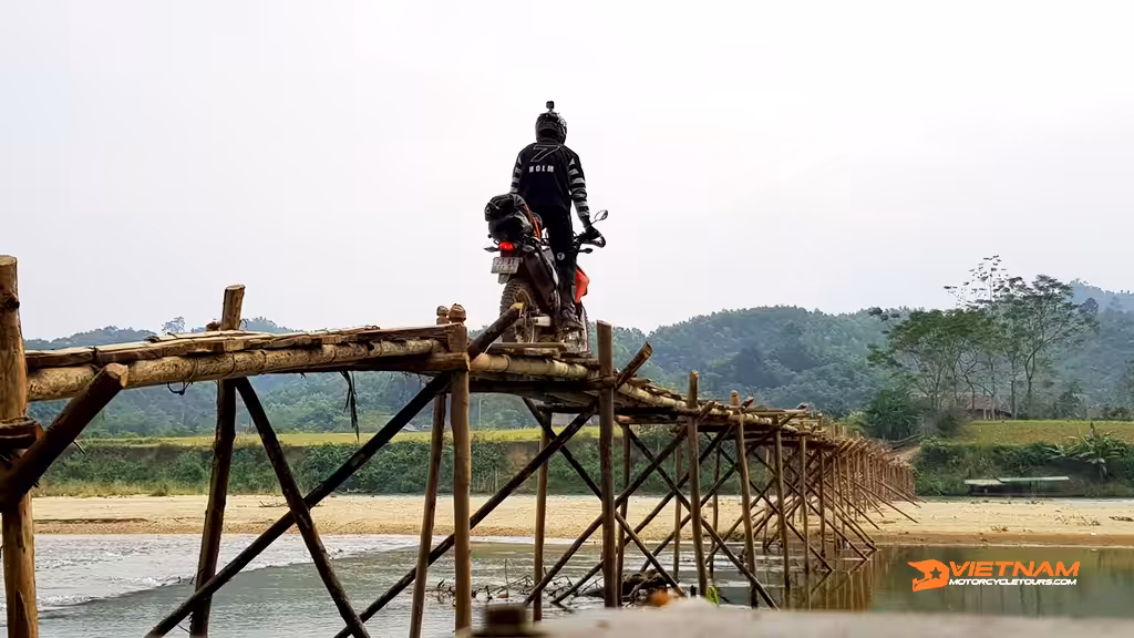 The lyrical beauty of Thac Ba lake - Experience Thac Ba Lake By motorbike