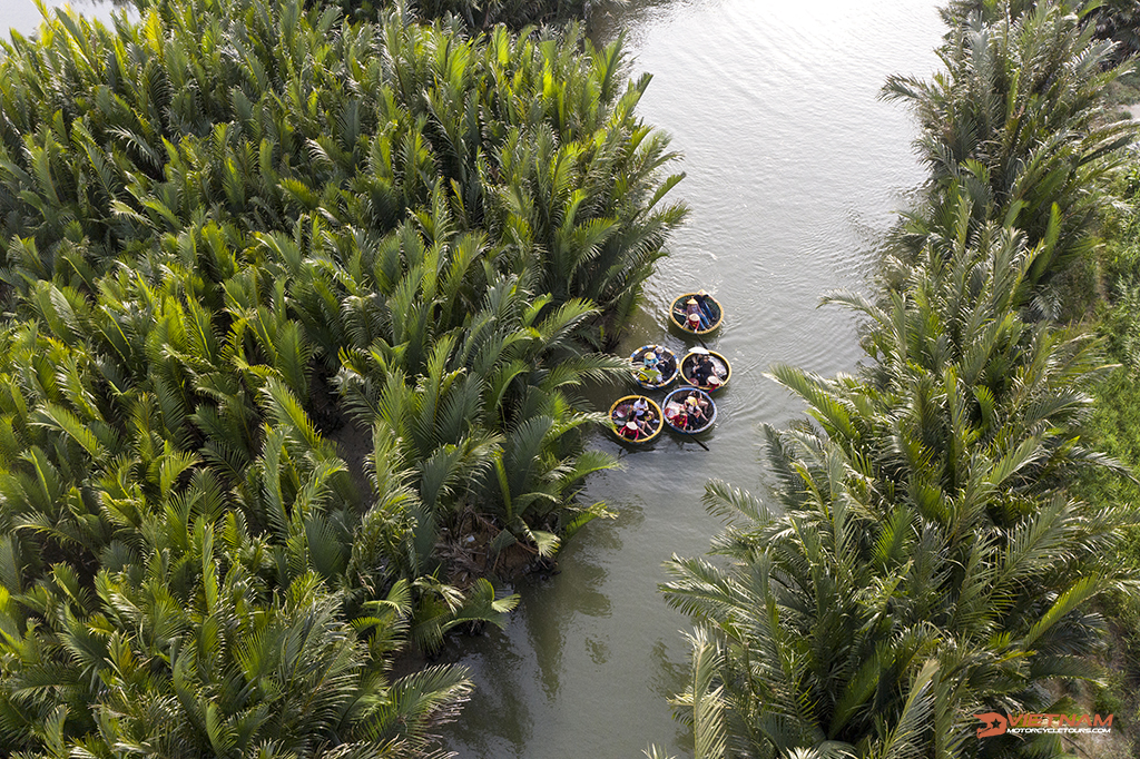 Cu Lao Cham - Hoi An on motorcycle