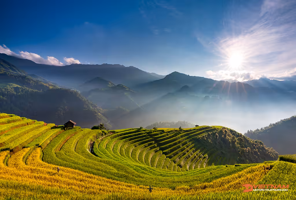 Motorbike route through Mu Cang Chai - The beauty captivates tourists in the mountains of the Northwest