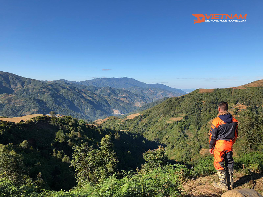 Day 8 Visit Majestic SON LA by motorcycle