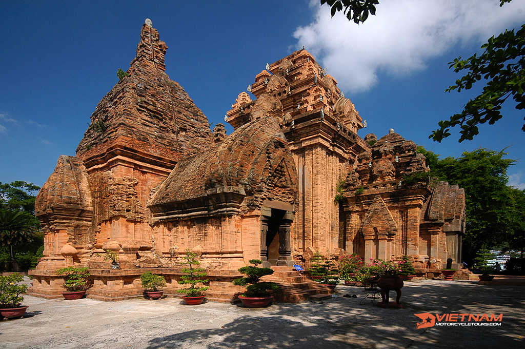 The 6th Day: Travel from Nha Trang to Cham Tower