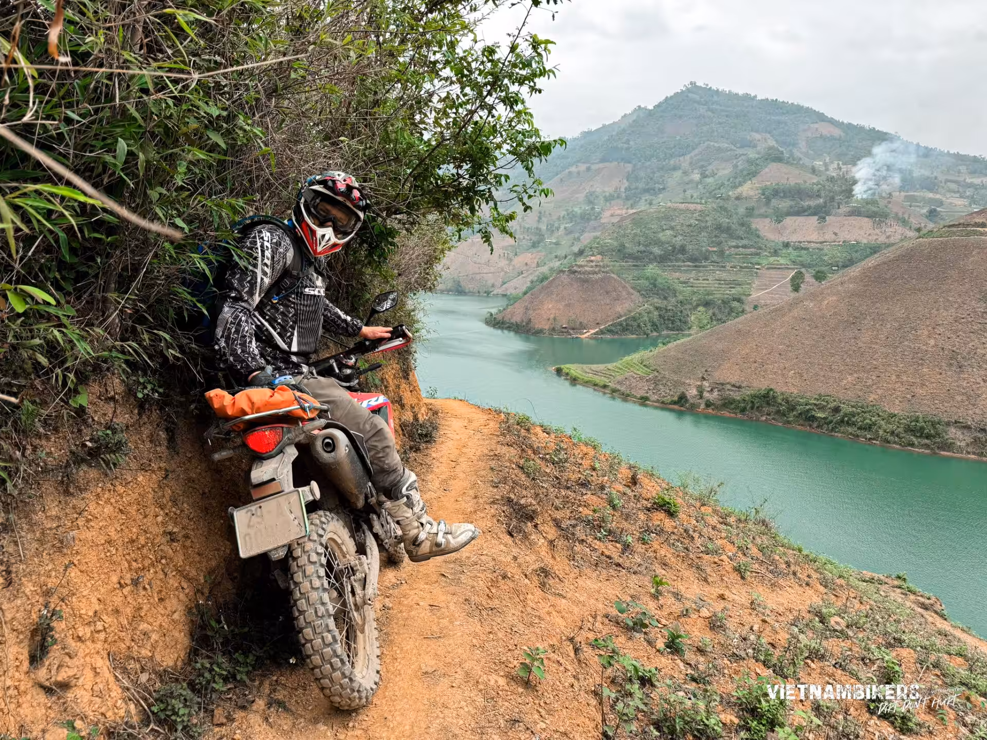 motorcycle tour from hanoi to ban gioc waterfall and ba be 7d 6n - Motorcycle Tour VietnamBikers