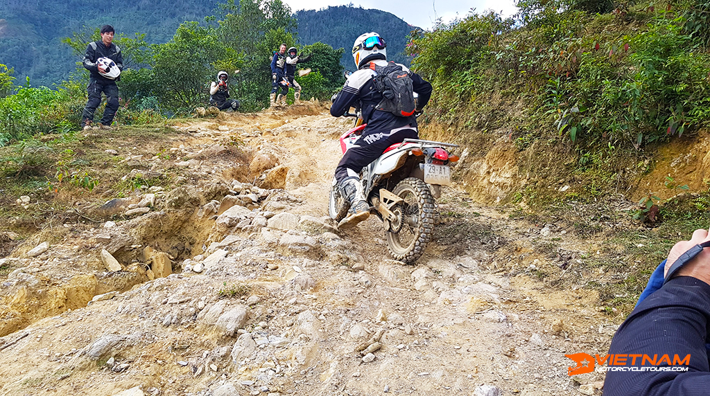 Information three days excursion to ta xua moc chau 3: Three Days Excursion To Ta Xua & Moc Chau ( 3 Days Off-road ) - Vietnam Motorbike Tours