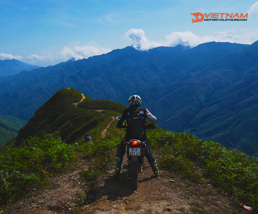 Day 1: Hanoi To Ta Xua Dinosaur Backbone ( Off-road )