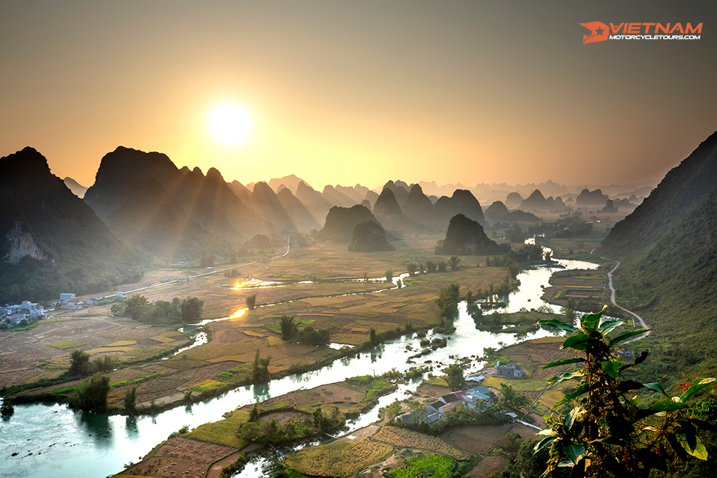 From That Khe To Quang Uyen Motorbike Tour