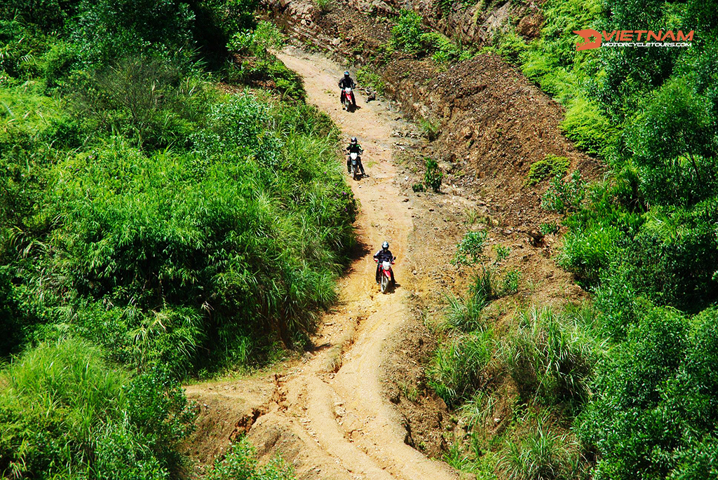 10 vang vieng by motorbike 8211 one day to grasp the whole twon - Motorcycle Tour VietnamBikers