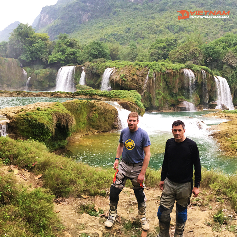 Vietnam Riding Gears - What Should You Prepare? - Motorcycle Tours in Vietnam Elbow & Knee Guards