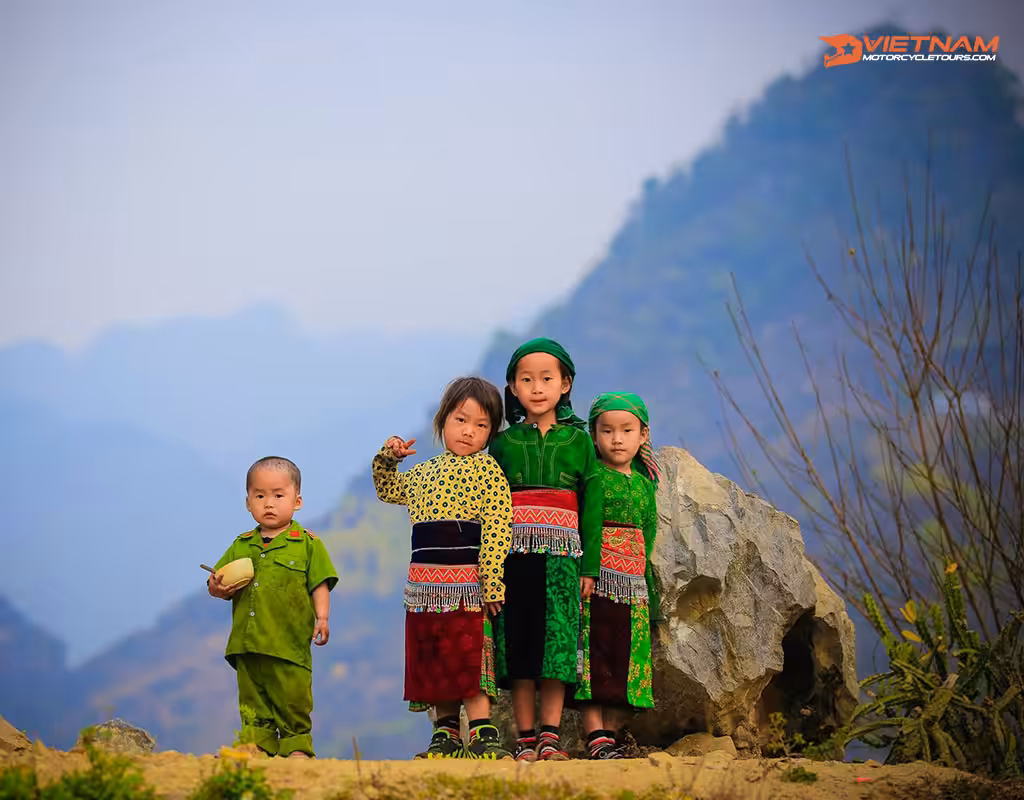 Du Gia - Ha Giang Motorcycle Tours