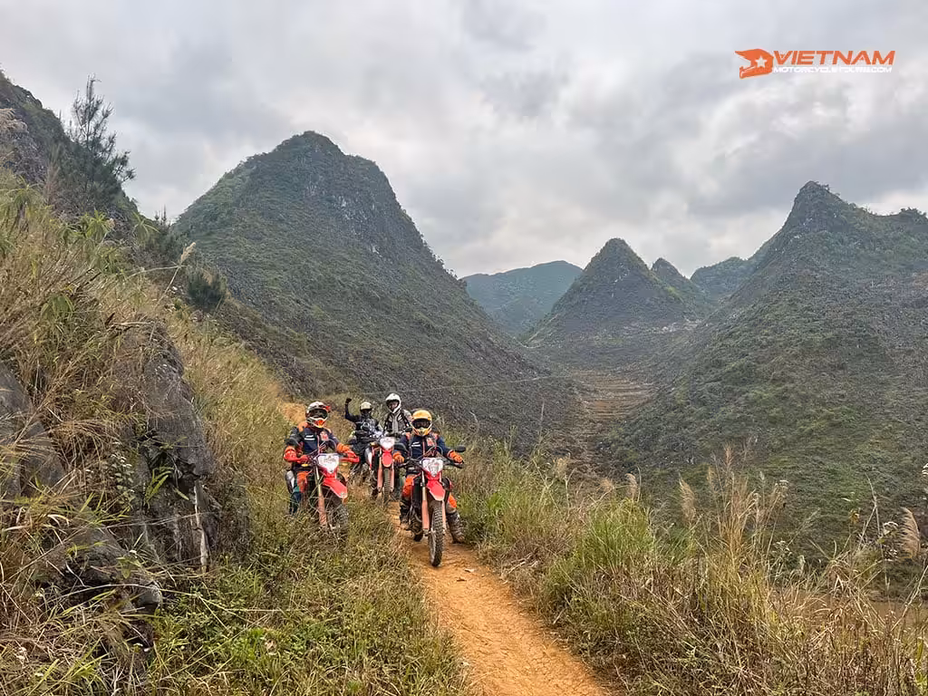 Top 9 Best Things to Prepare a Safe Vietnam Motorbike Tour