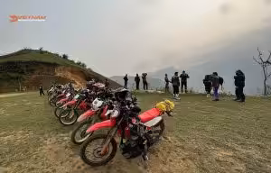 Crossing the border with a motorbike between Vietnam and Laos - Motorbike Tour VietnamBikers