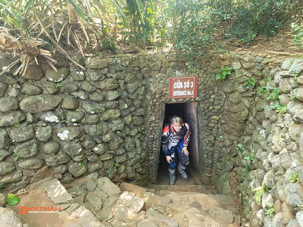 Vinh Moc Tunnels Motorbike Tour