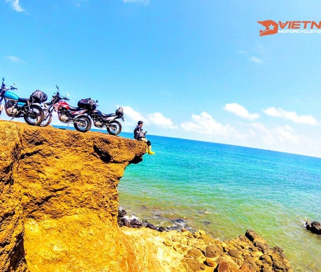 Vietnam Destinations best vietnam motorbike routes 3 650x550 1