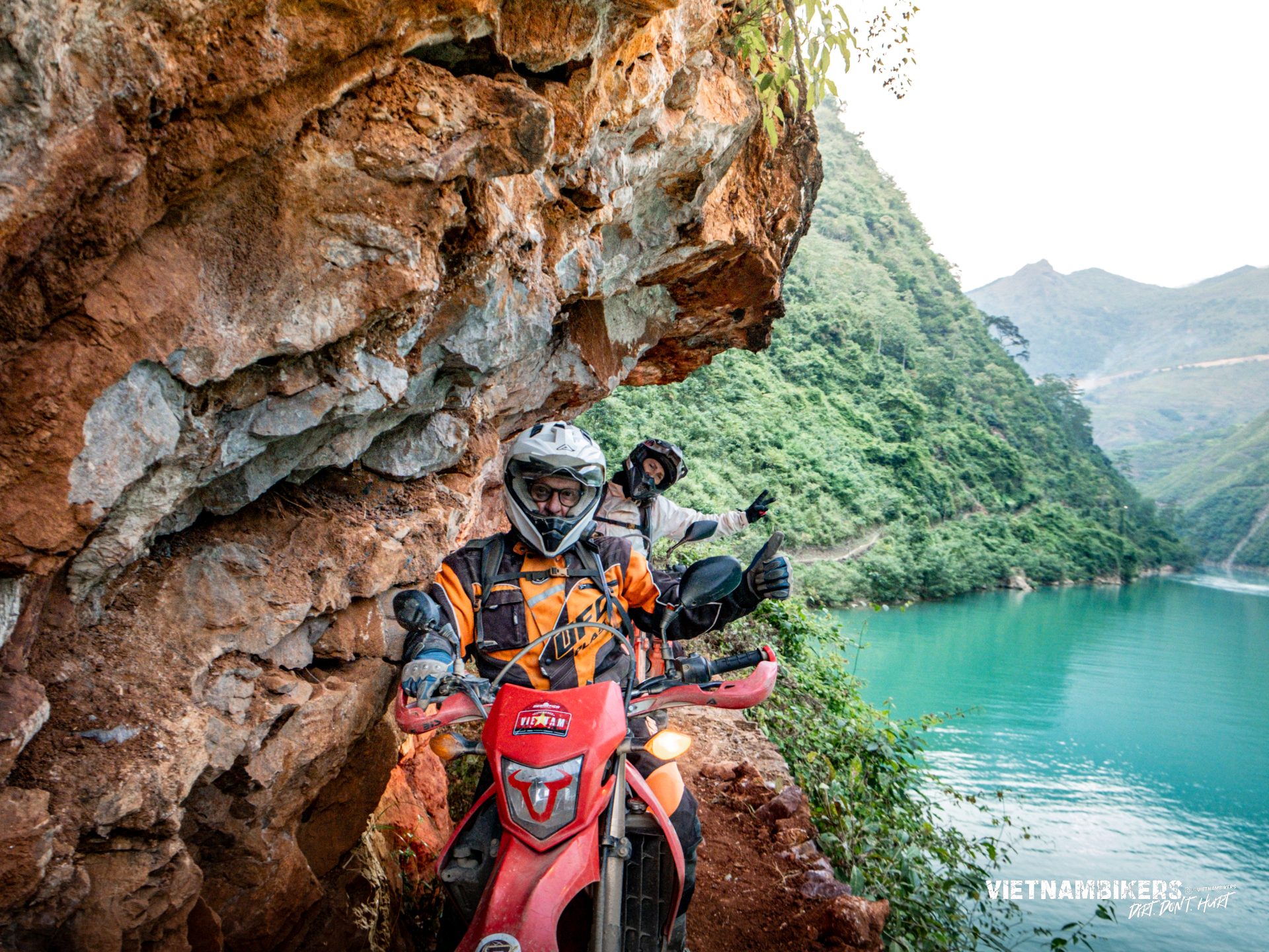 Top 7 Scenic Mountain Passes in Vietnam - Motorbike Tour VietnamBikers