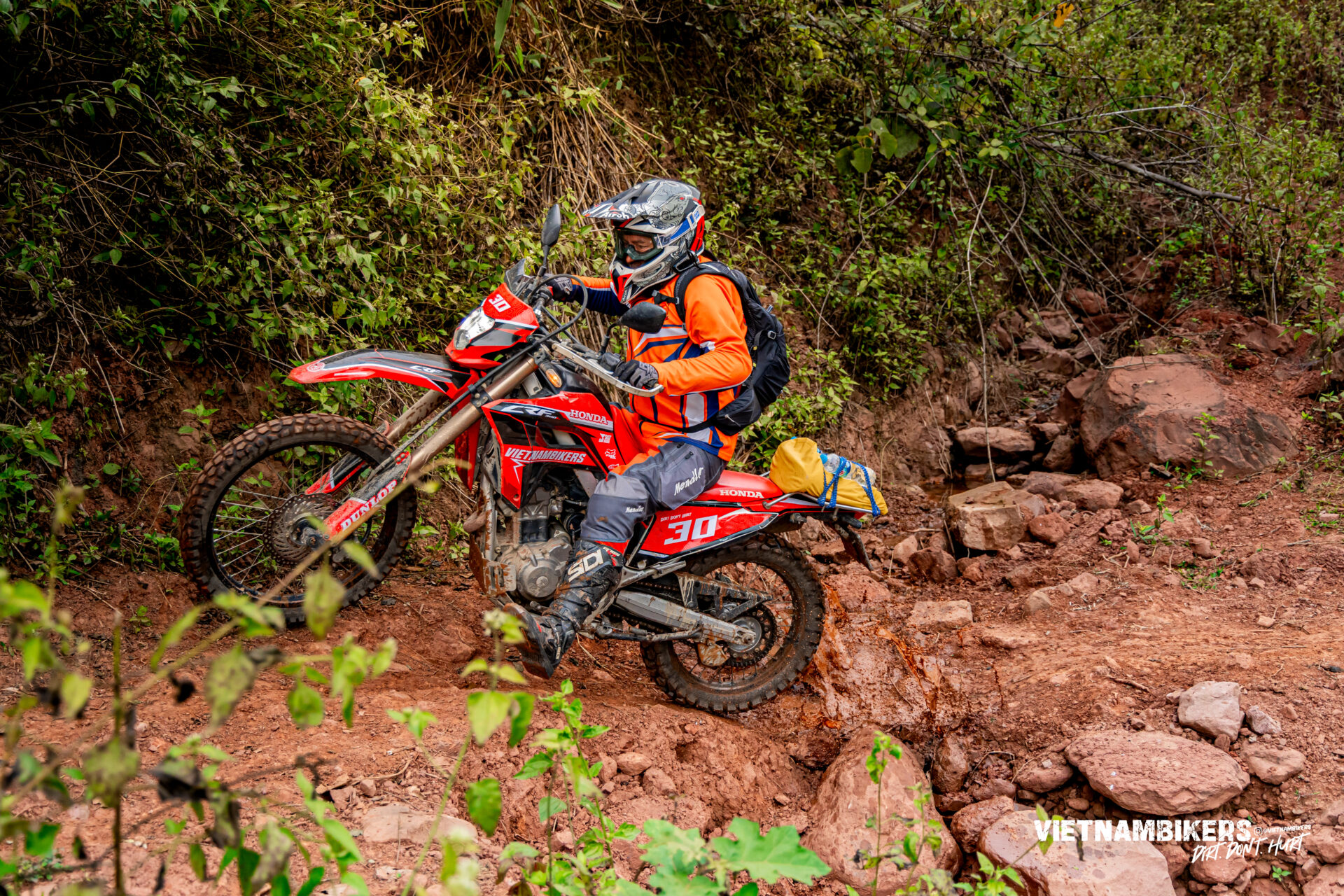 Ténéré 700 vs CRF300L: Which Bike Is Best for Vietnam? (2026 Guide) - VietnamBikers Tours Ténéré 700 vs CRF300L: Which Bike Is Best for Vietnam? (2026 Guide) - Motorbike Tour VietnamBikers