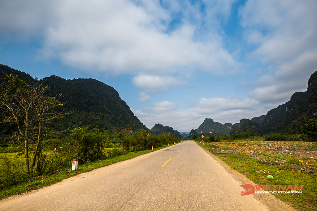 Top Vietnam Motorcycle Tours 11 Vietnam Motorcycle Tour With Rally Indochina Adventure ( 1 Day )